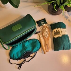 Vtg Cathay Pacific First Class Business Class Amenities Kit Crabtree & Evelyn
